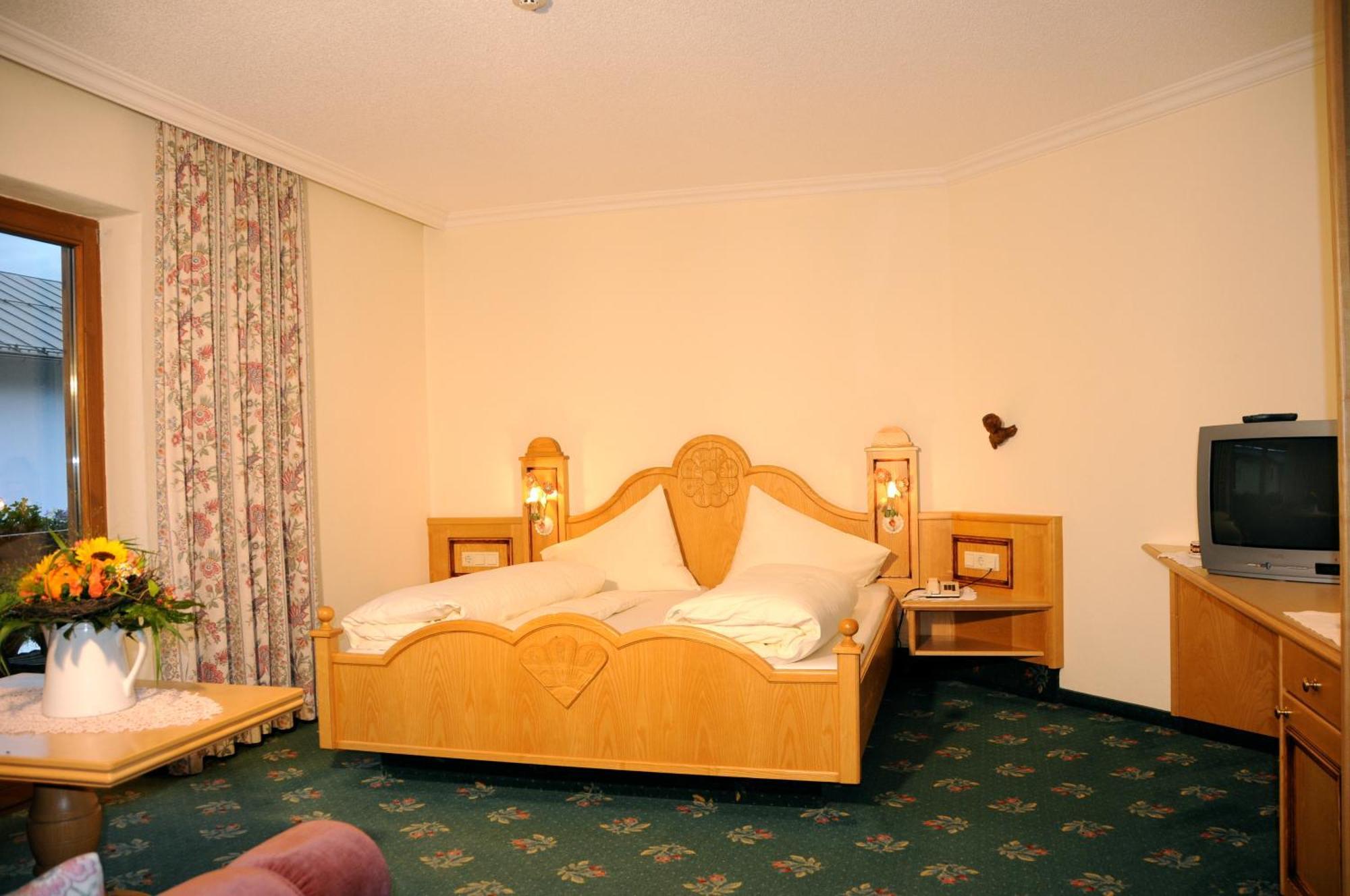 Hotel Neuwirt Brandenberg Стая снимка